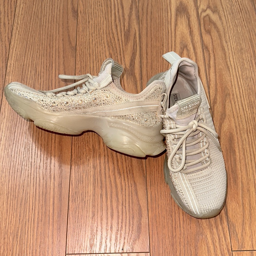 Steve Madden Womens sz 7